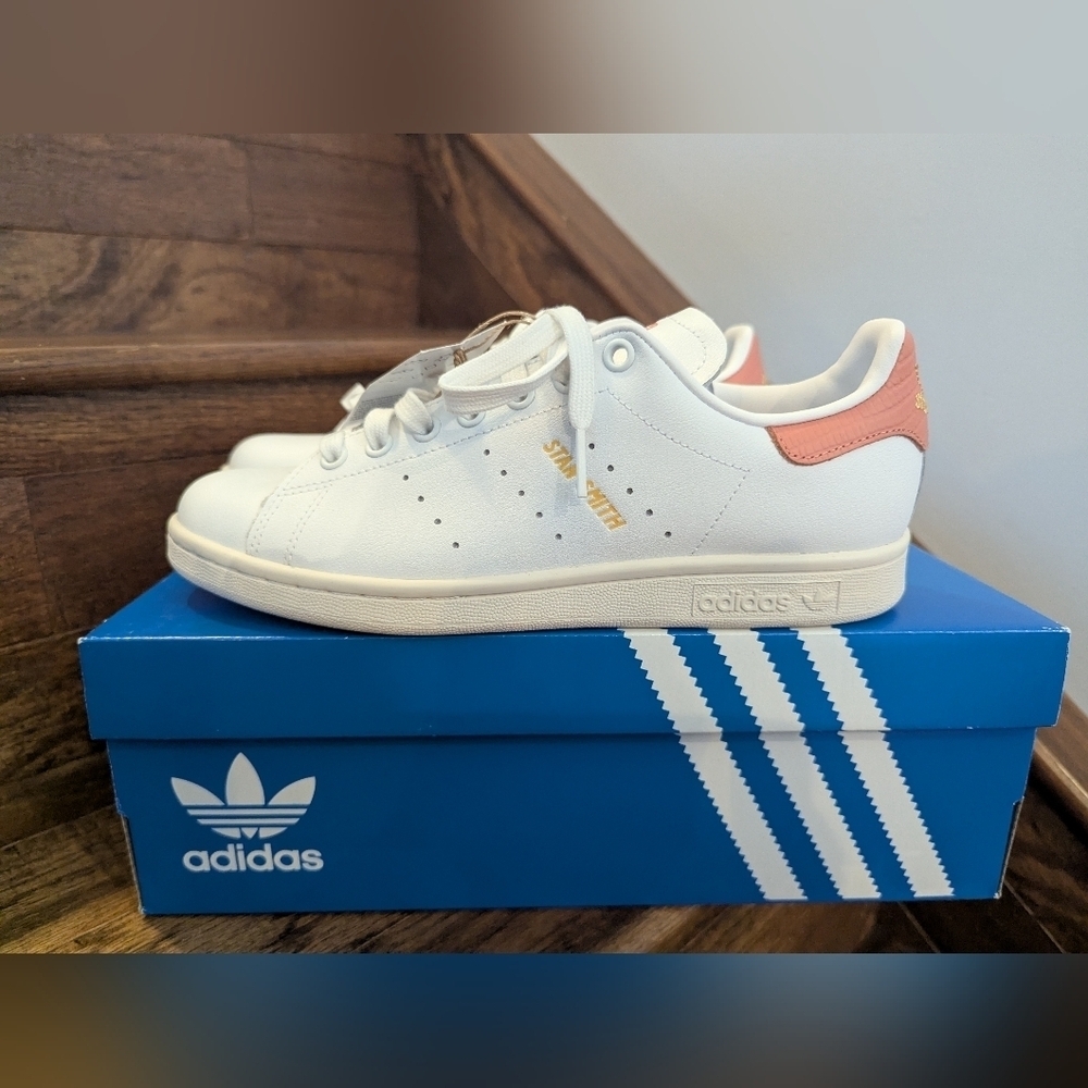 Adidas Stan Smith Women's Leather sneakers White and Pink, Size 8 New In Box
